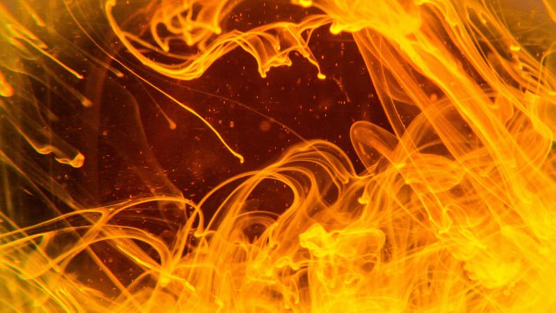 Segurança contra incêndios: normas e equipamentos para garantir a proteção do seu estabelecimento