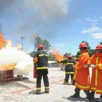 Curso de prevenção e combate a incêndio Curso de prevenção e combate a incêndio
